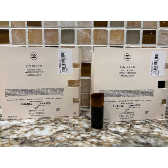 Two Chanel Mini Makeup Brushes with Les Beiges Water-Fresh Tint Sample - Picture 3 of 5